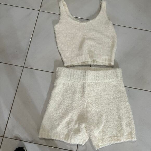 Skims Ivory Fuzzy Two Piece Set Lounge Pajama Shorts Tank L/XL - Picture 2 of 6
